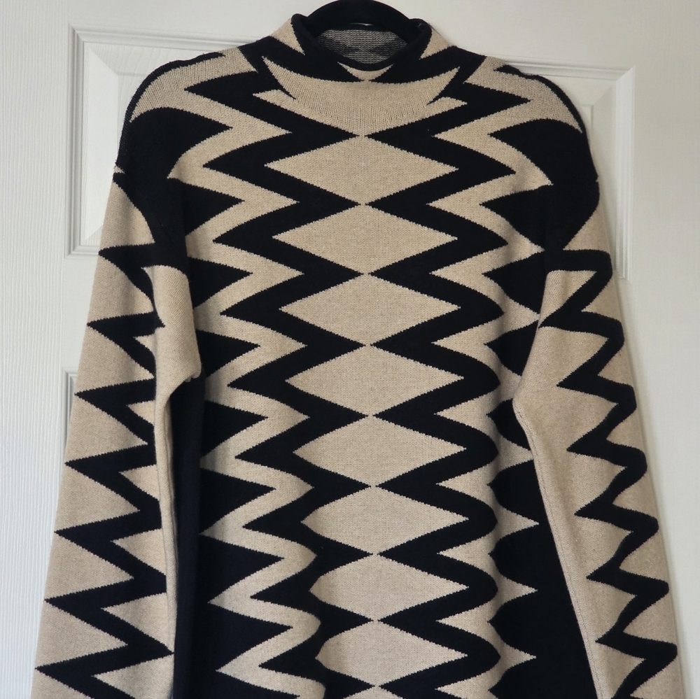 AKIRA Black and Tan Zigzag Sweater